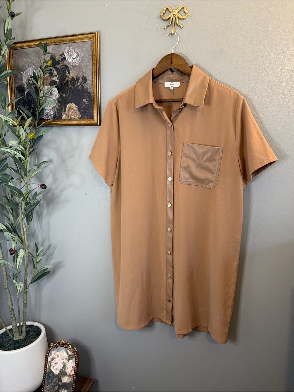Entro Shirt Dress Large Taupe Faux Leather Trim Button Front Quiet Luxury - Picture 2 of 8